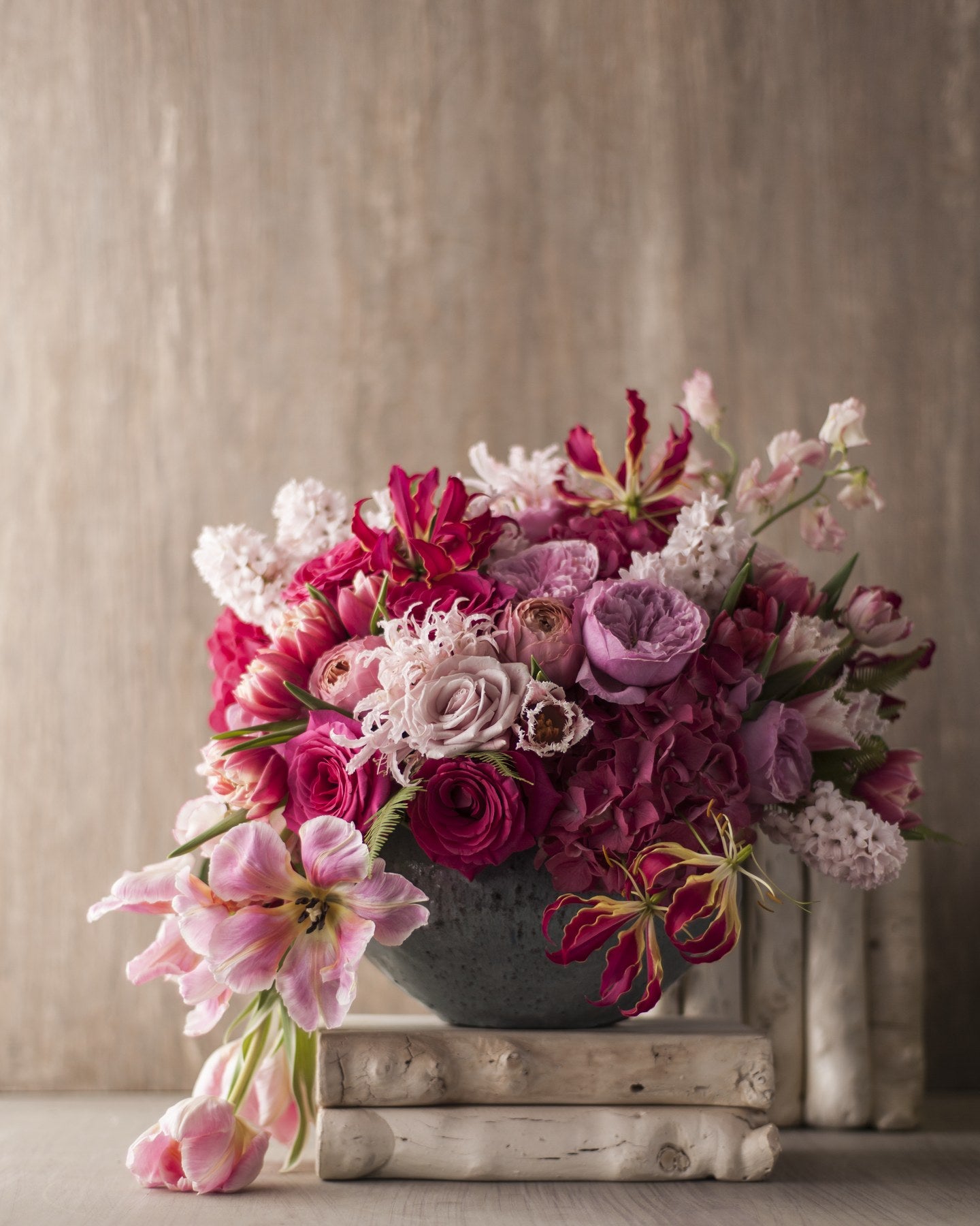 Signature arrangement in the store