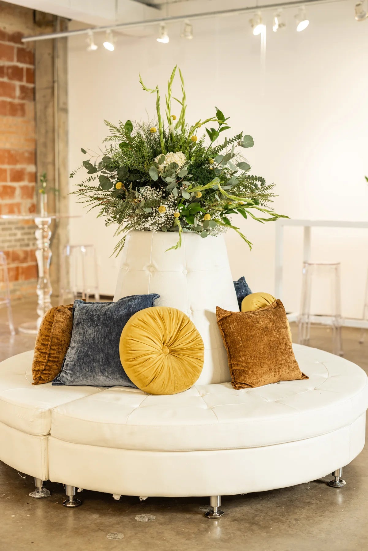 Gathering Well: Avant Event floral design 10
