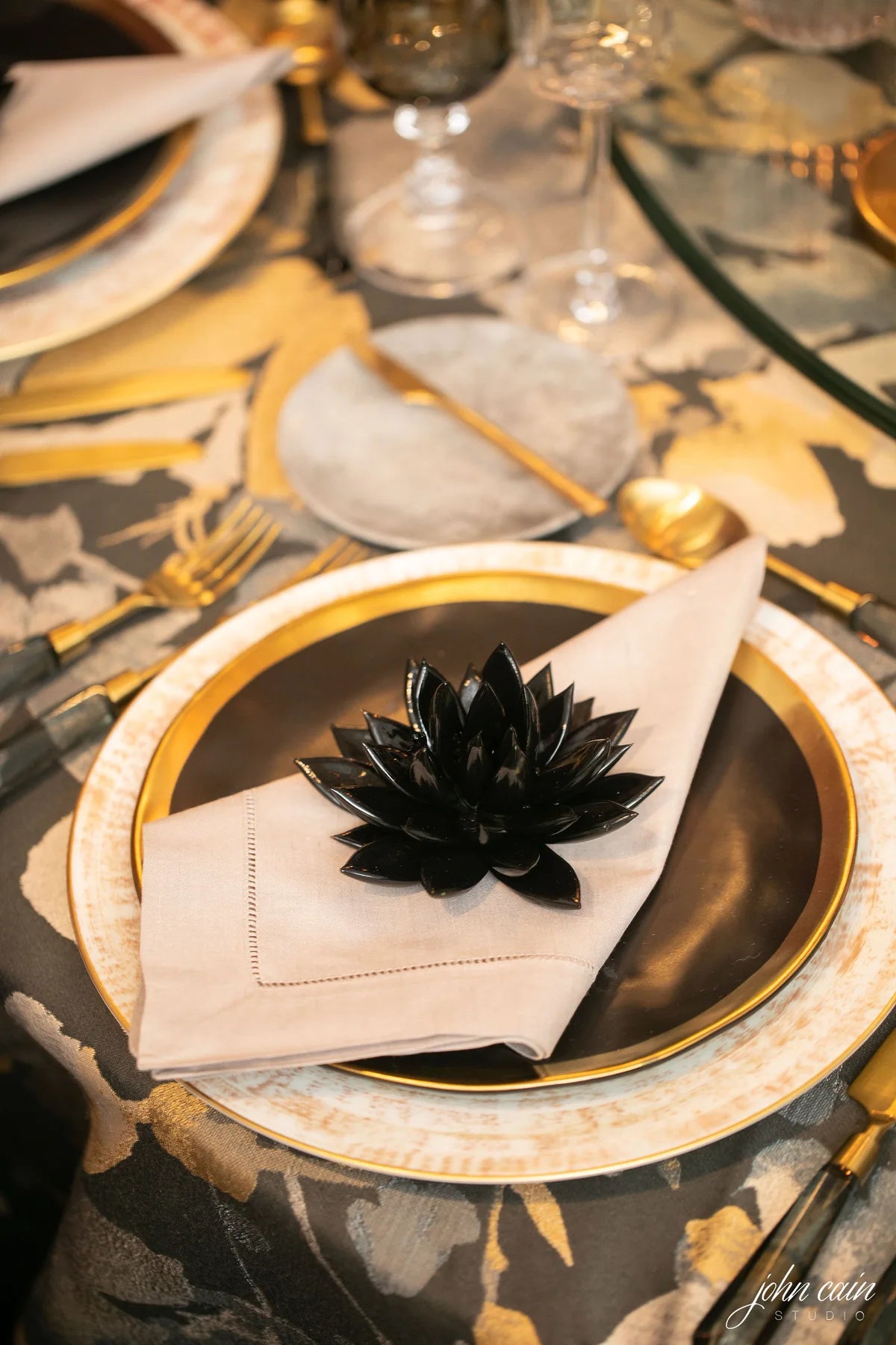 Gathering Well: Avant Event floral design 23