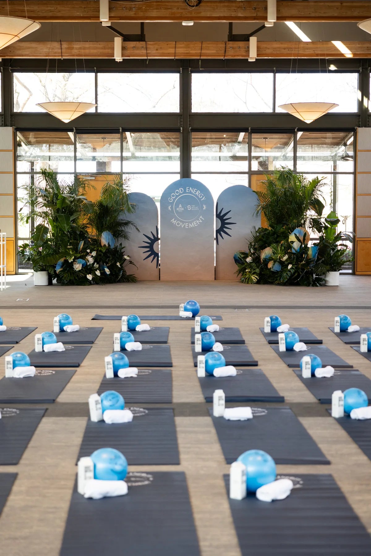 Gathering Well: Avant Event floral design 87